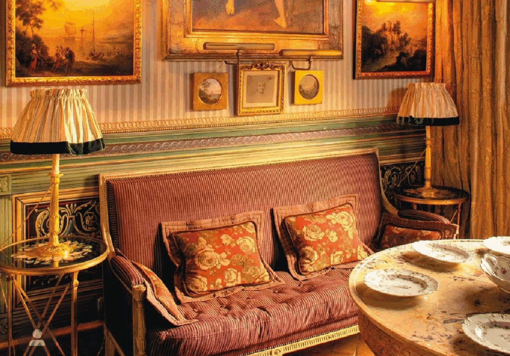 boiserie classica in stile italiano a mezza parete