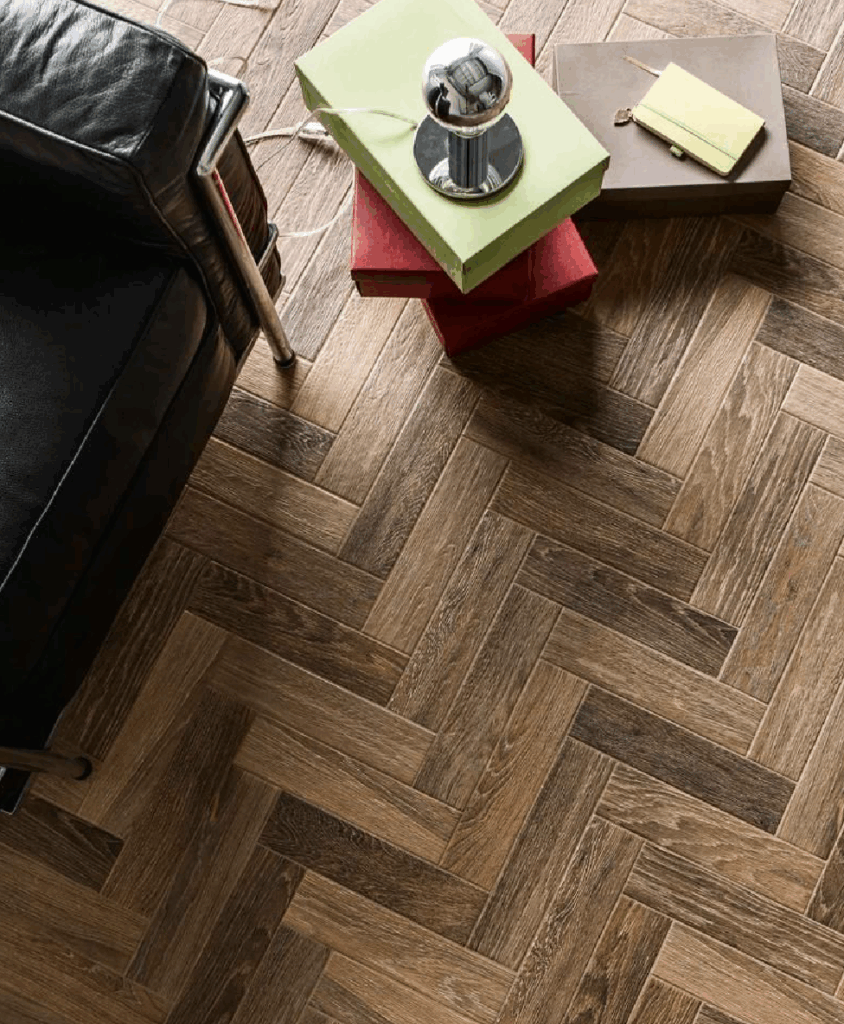 parquet in legno a spina di pesce per zona living
