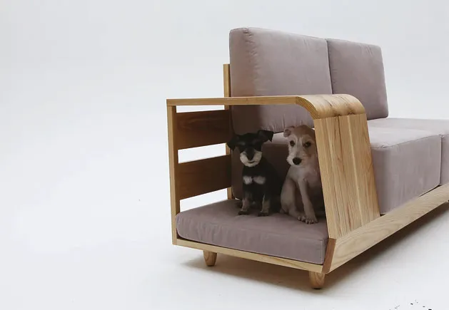arredo per gatto e cane: divano con cuccia incorporata per il cane