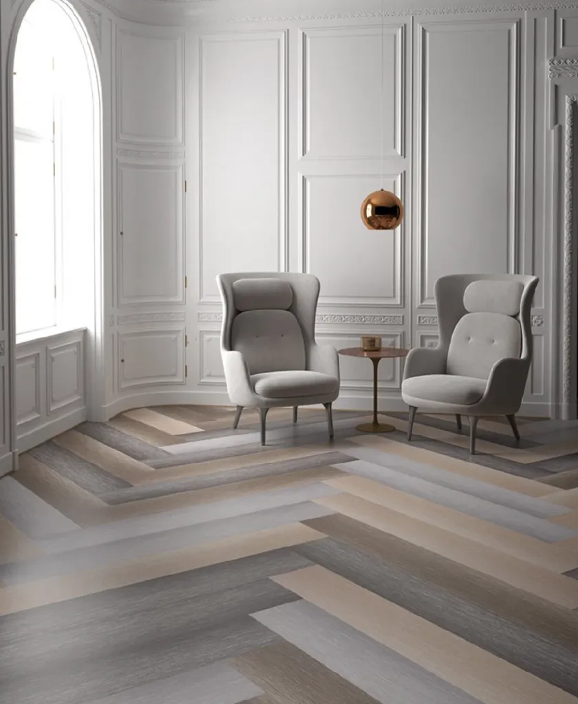 pavimento parquet abbinato a boiserie classica